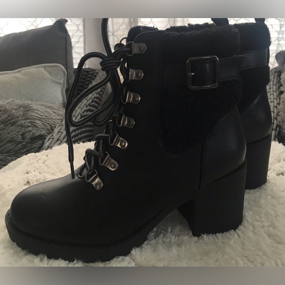 New Top Guy Pluto Faux Shearling Cuff Lug Sole Bootie - Picture 13 of 13